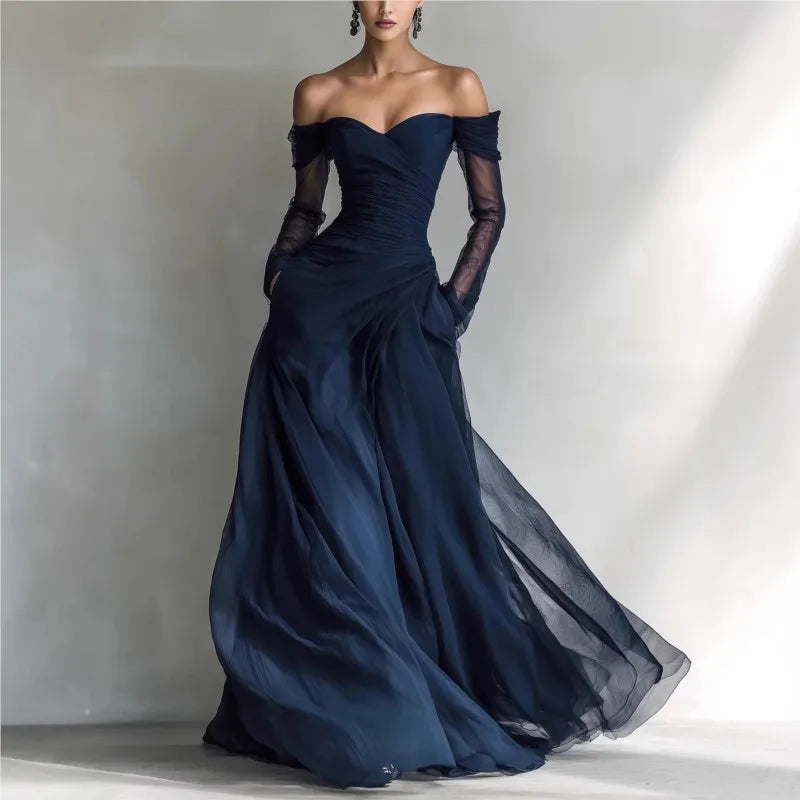 Eleonora | Vestido largo con hombros descubiertos y detalles de malla