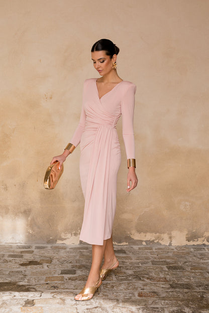 Vestido midi hombreras rosa nude