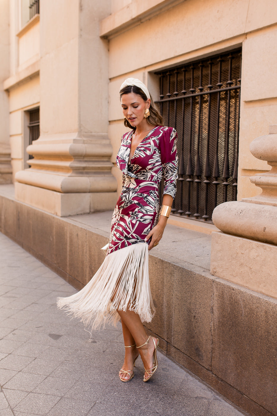 Vestido flecos estampado burdeos