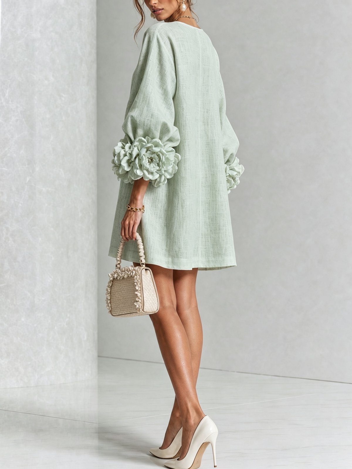 Amara | Vestido corto elegante con botones florales