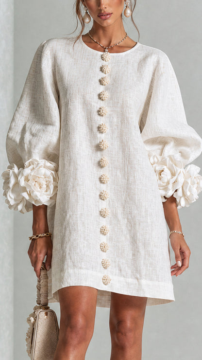 Amara | Vestido corto elegante con botones florales